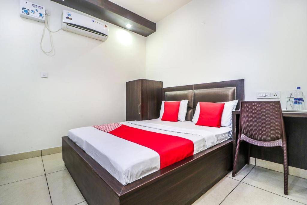 Hotel Sartaj Ludhiana Eksteriør bilde